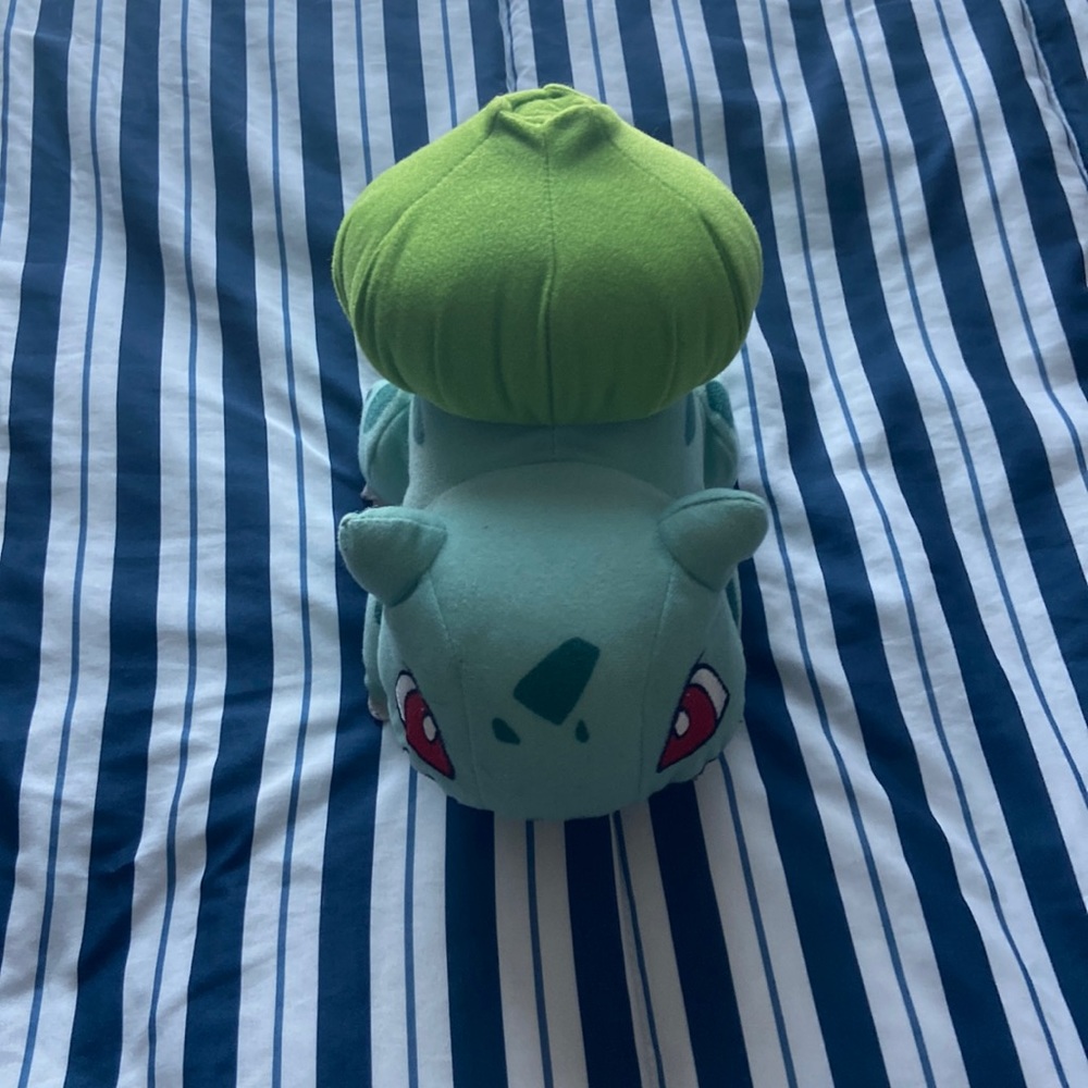 Pokémon Bulbasaur Plushie 2017 Free Shipping Ships within 24 hrs